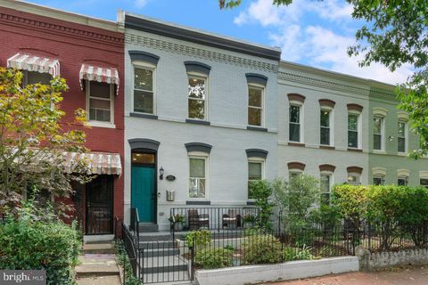 225 14TH STREET NE WASHINGTON DC 20002