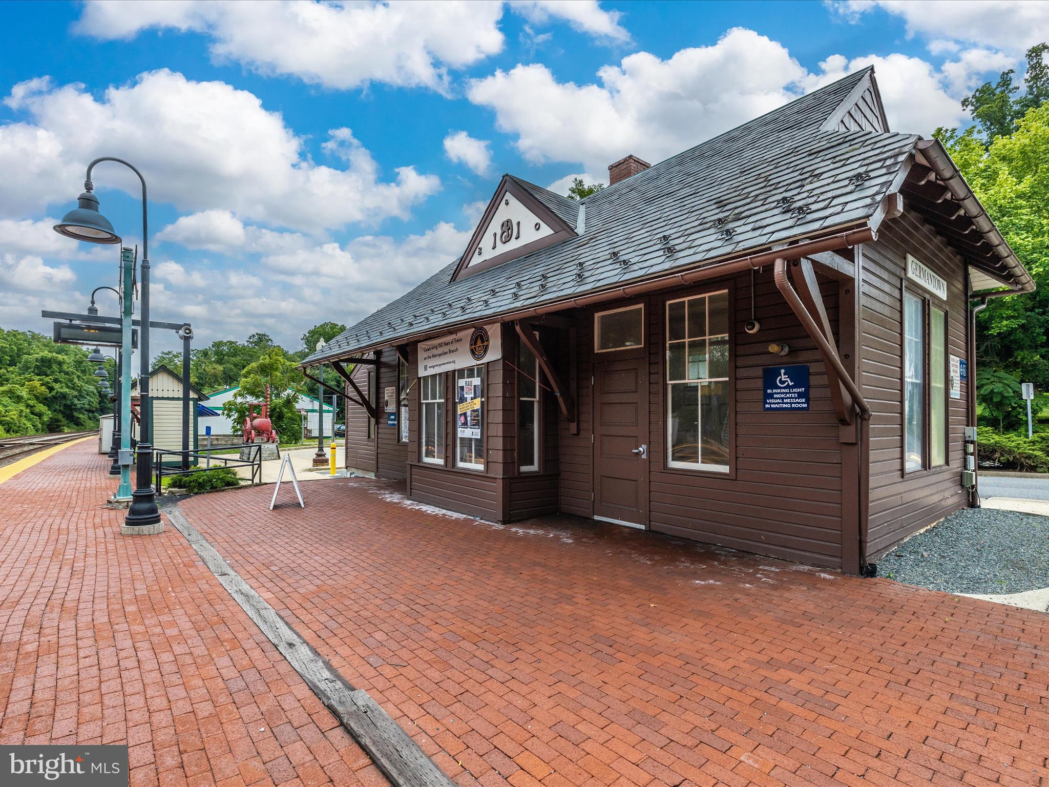CENTURY ROW - Residential