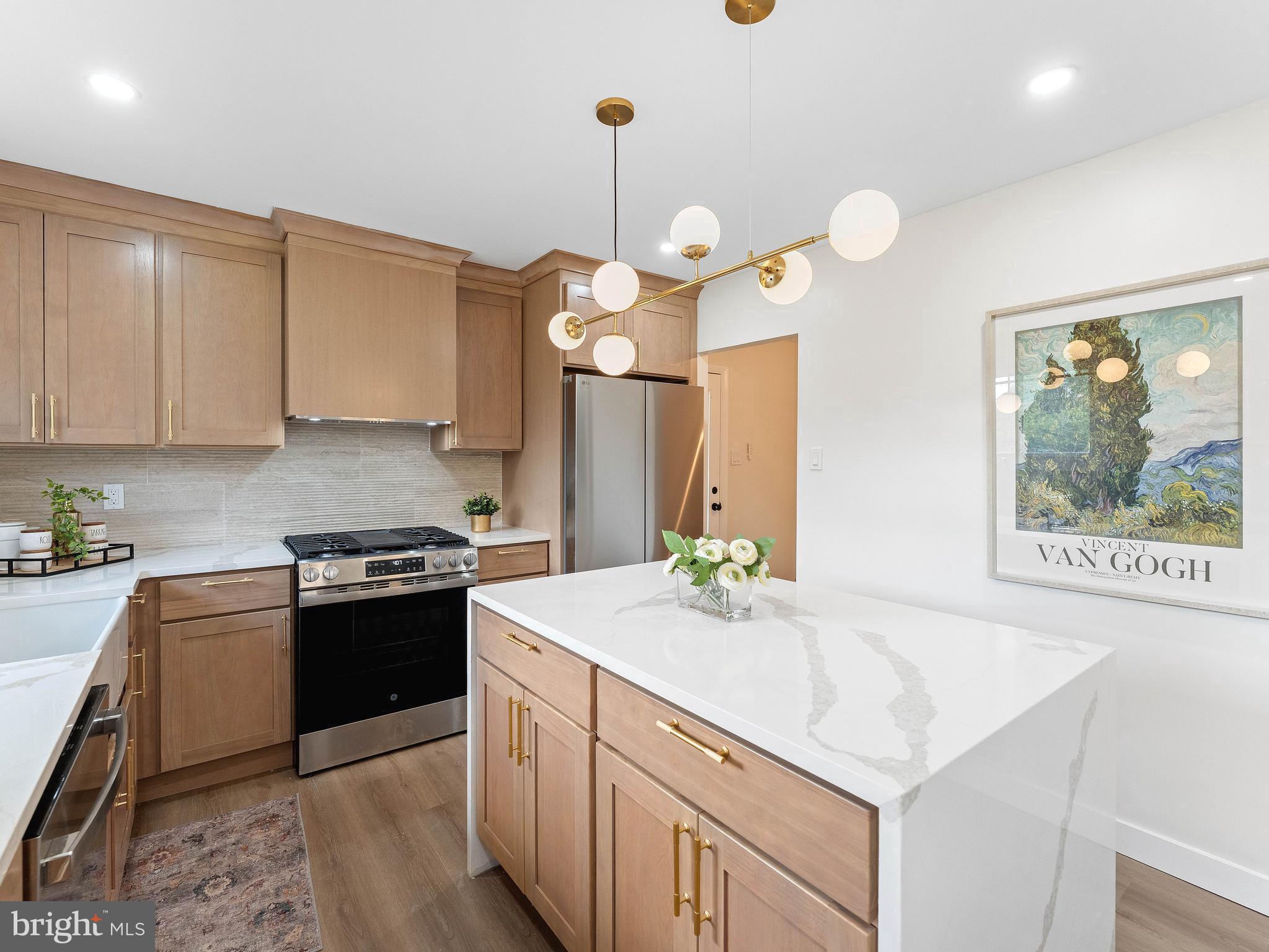 201 S GARDEN BOULEVARD