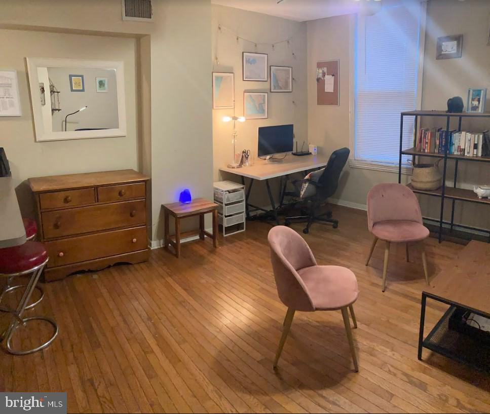 CENTER CITY - Residential Lease