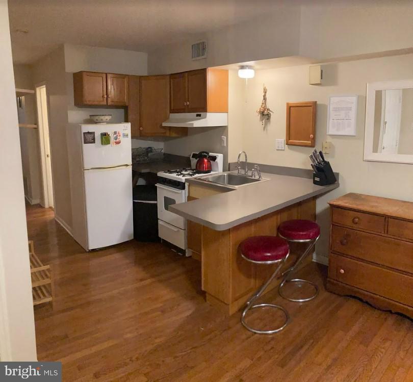 CENTER CITY - Residential Lease