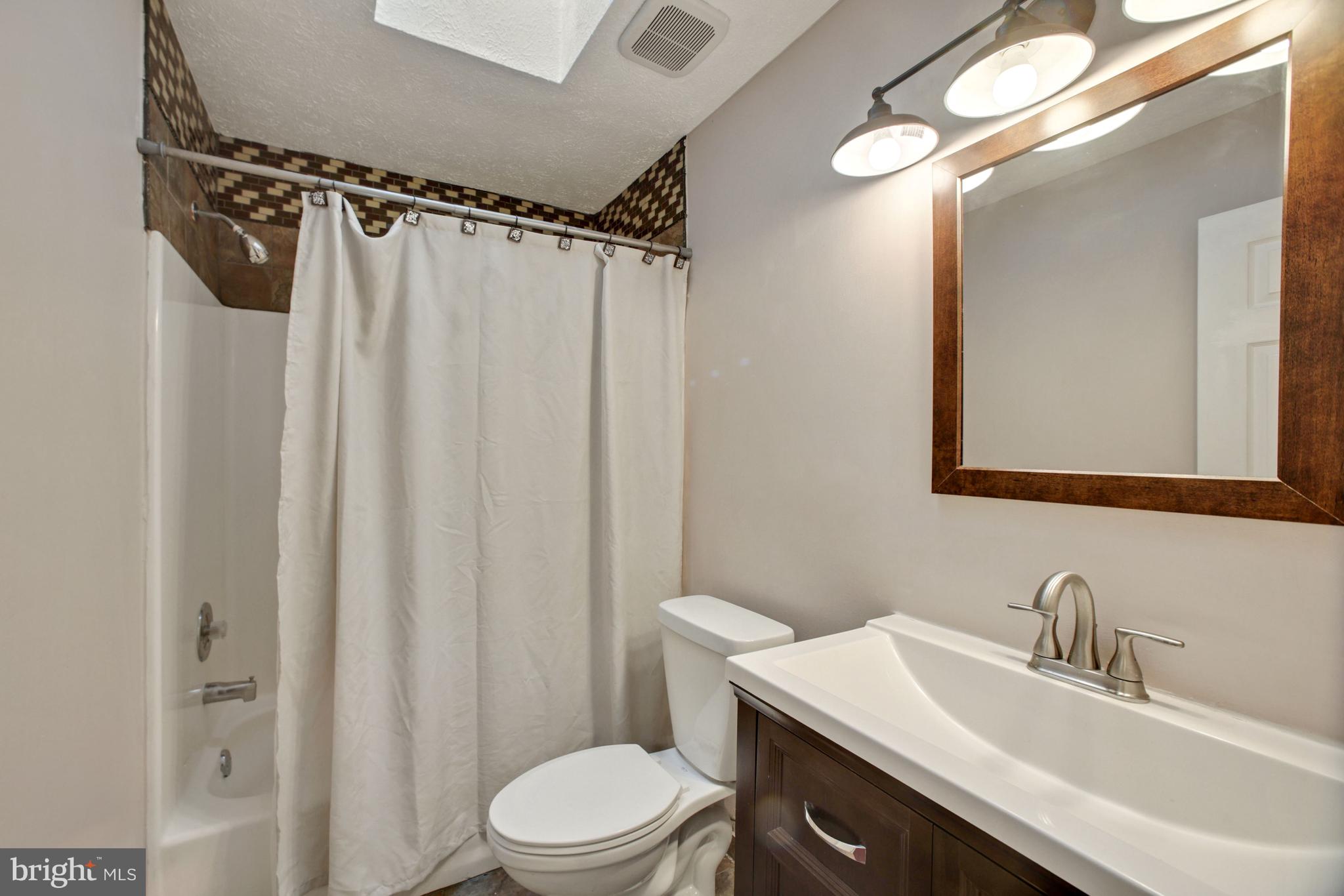 WHITE OAK VILLAGE SUB - Residential