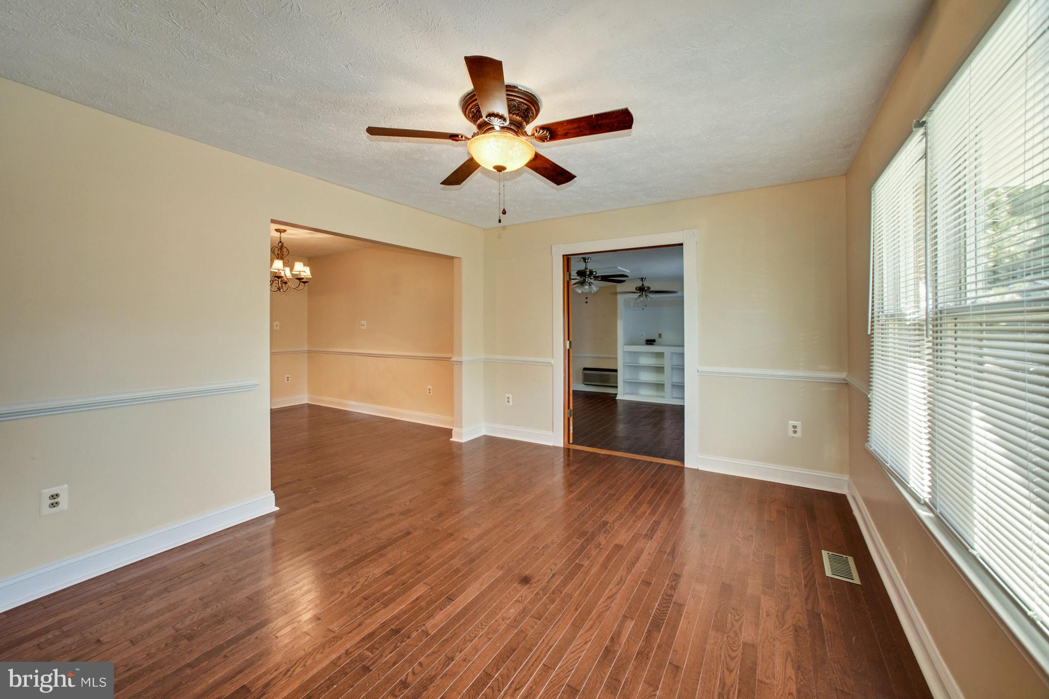 WHITE OAK VILLAGE SUB - Residential