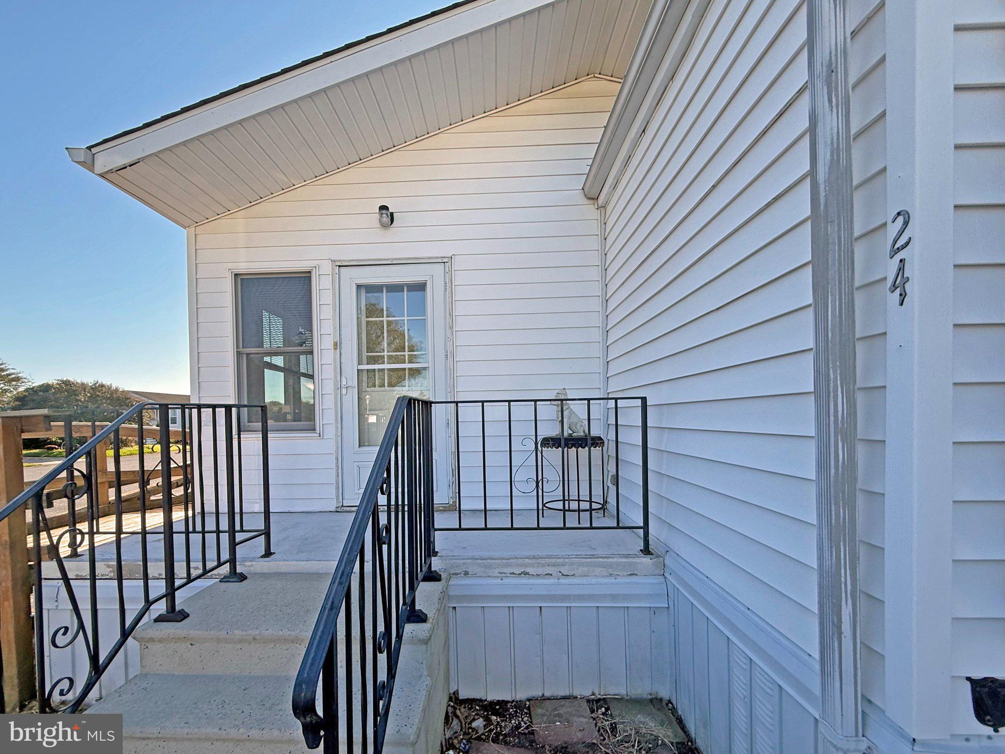 24 NASH CIRCLE 128