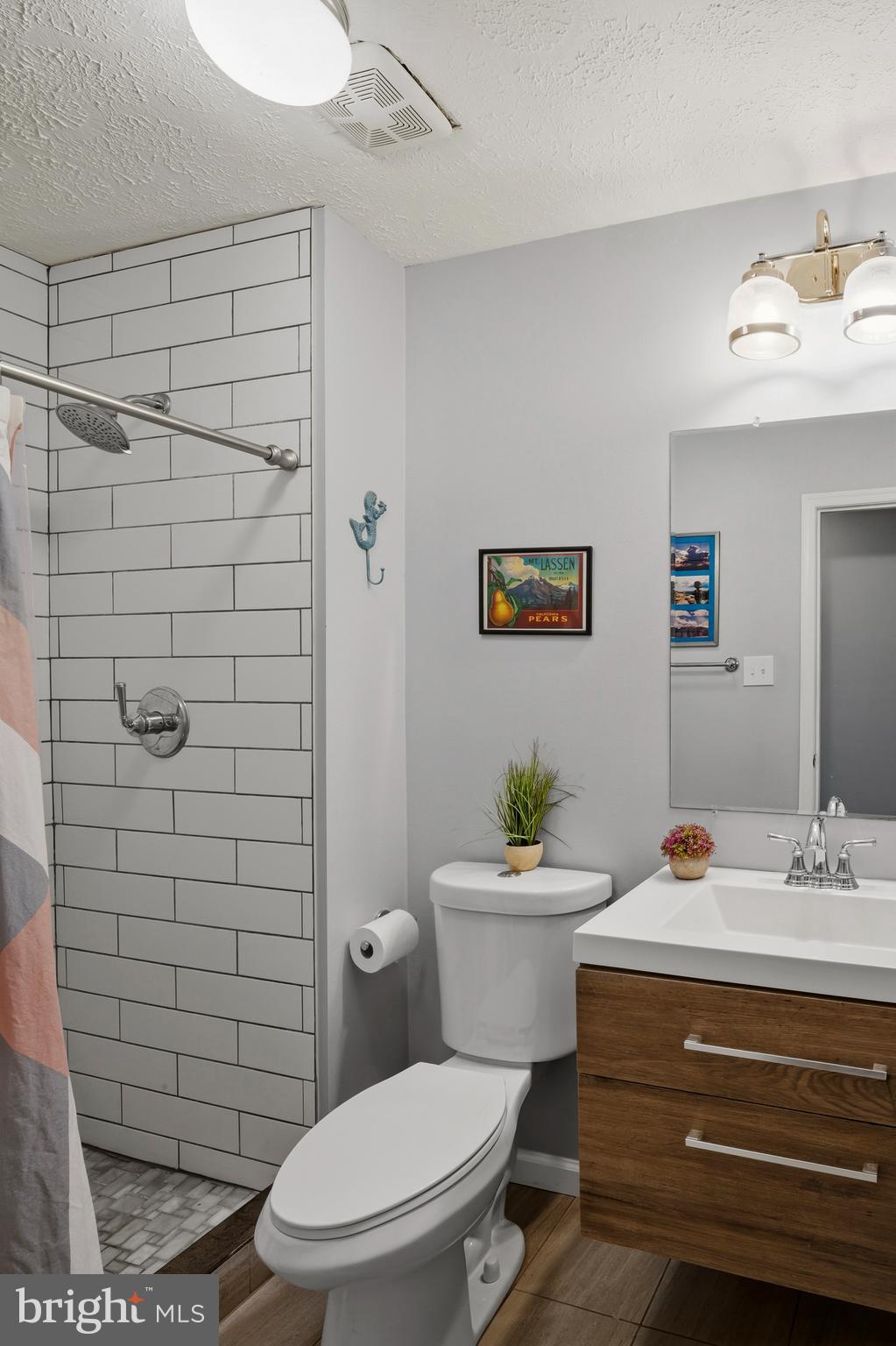 FOUR SEASONS ESTATES - Residential