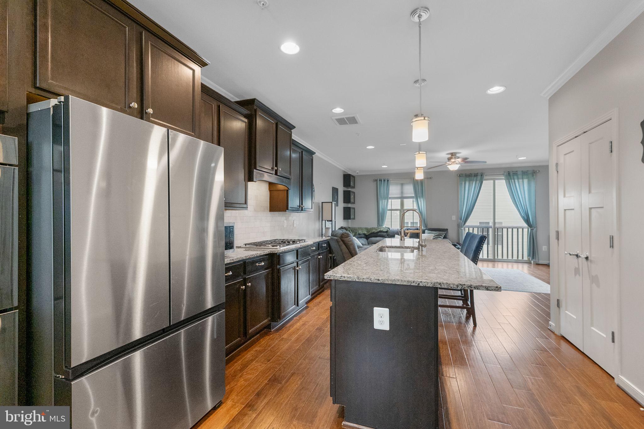 22816 BROADWAY AVENUE