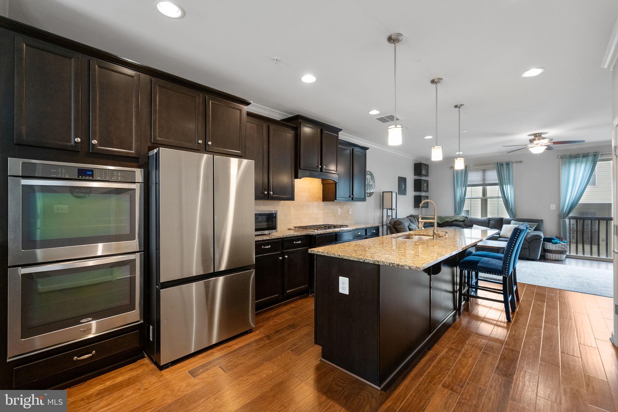 22816 BROADWAY AVENUE