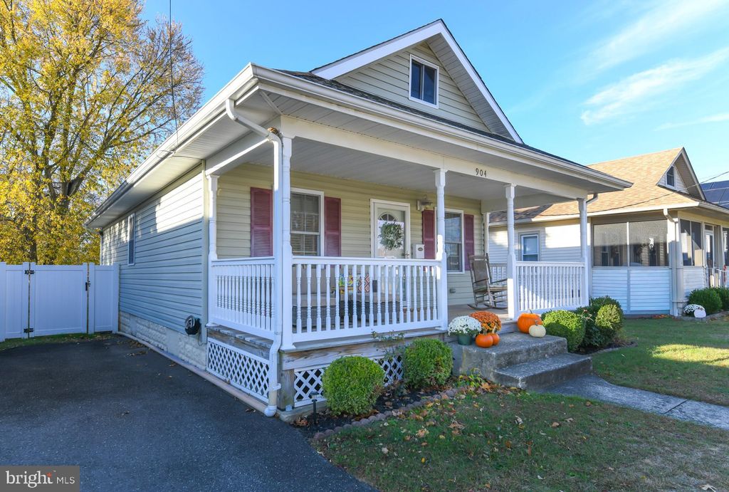 Photo of 904 Princeton Avenue, NATIONAL PARK, NJ 08063 (MLS # NJGL2065472)