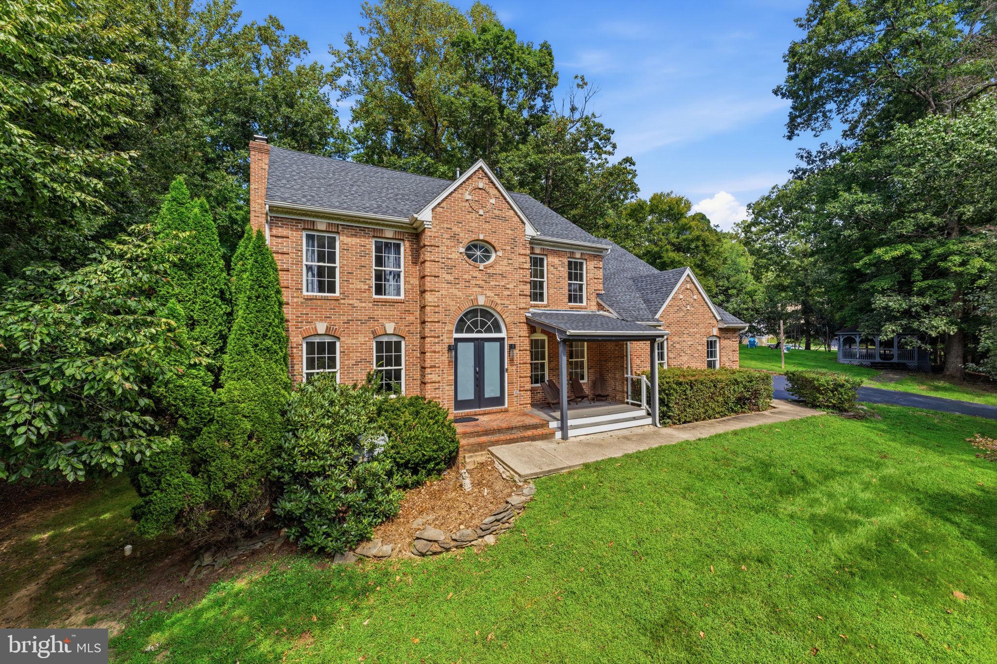 6658 FOX DEN ROAD