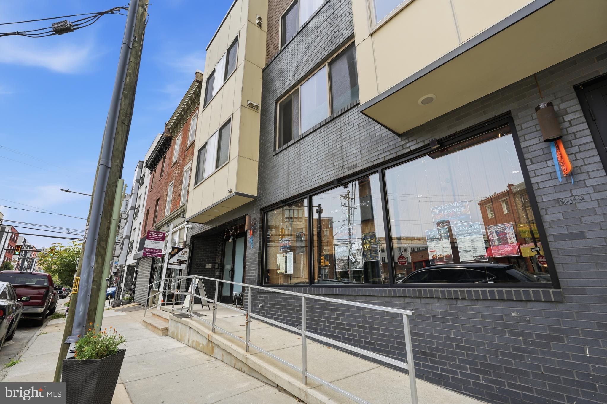 1608 RIDGE AVENUE 304