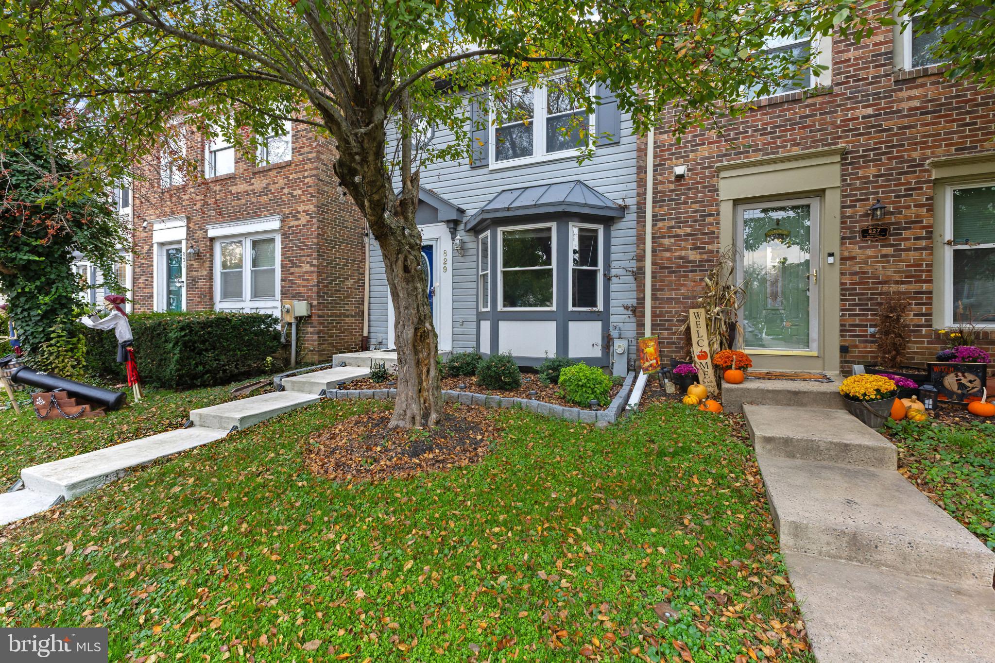 829 DORA PLACE