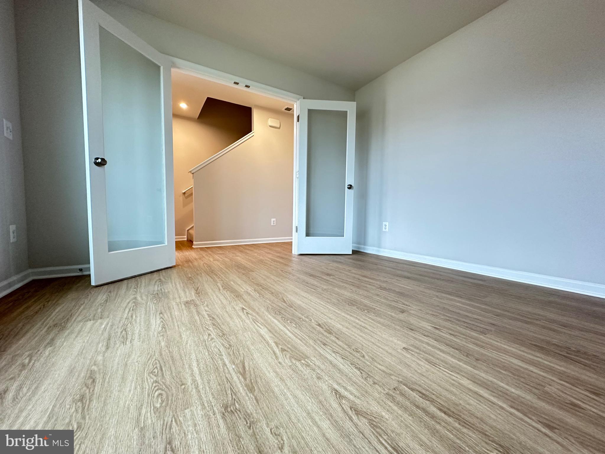 STONE SPRING - Residential Lease