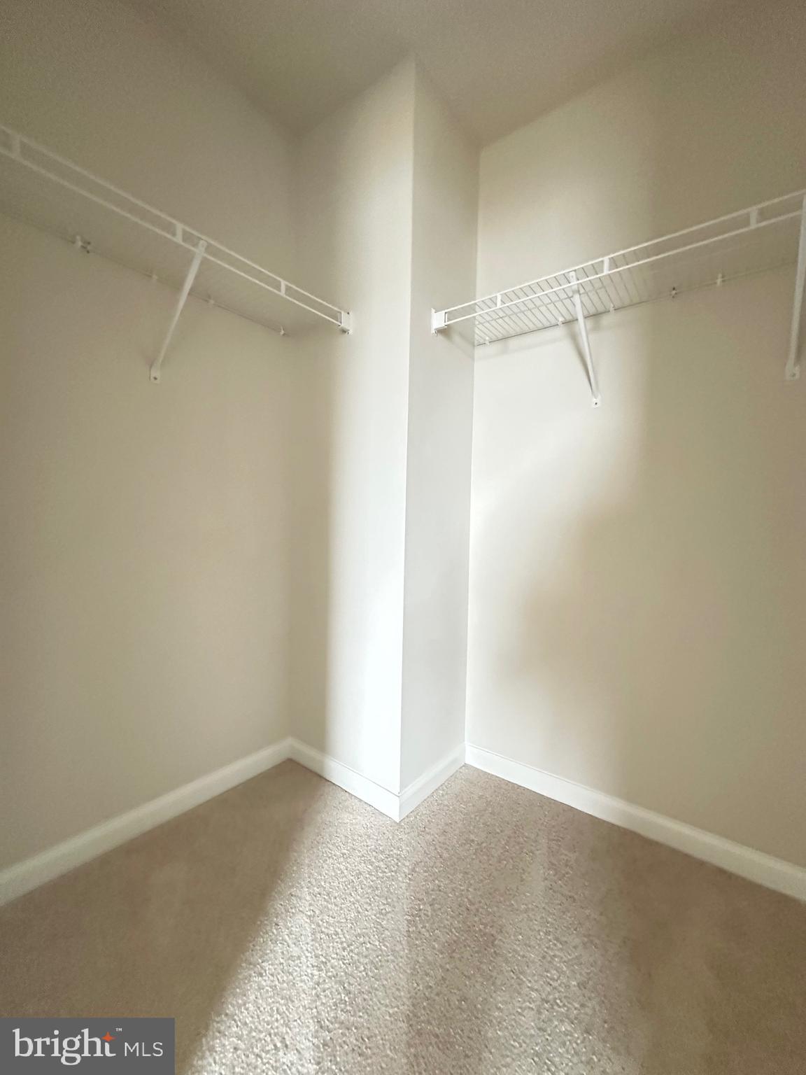 STONE SPRING - Residential Lease