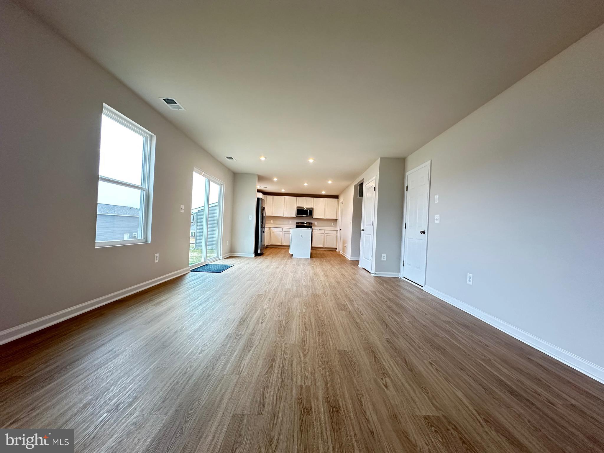 STONE SPRING - Residential Lease