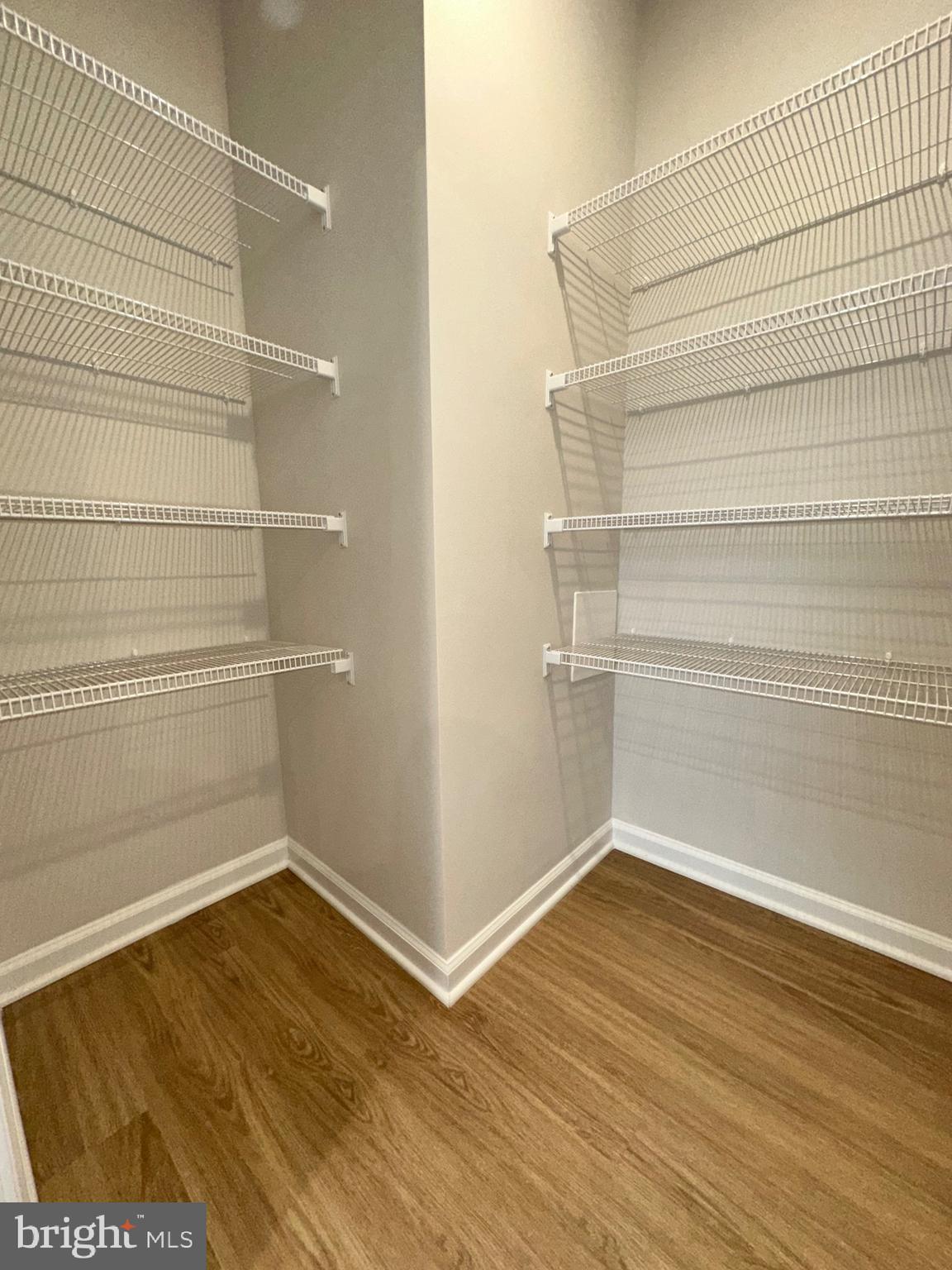 STONE SPRING - Residential Lease