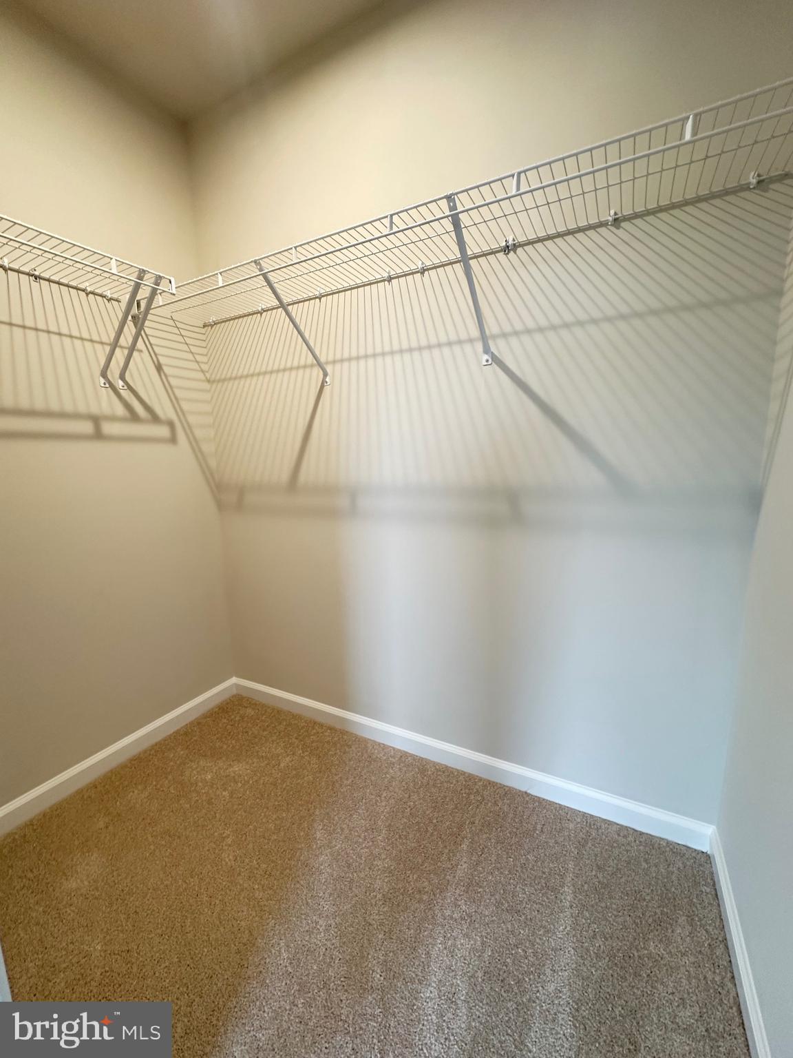 STONE SPRING - Residential Lease