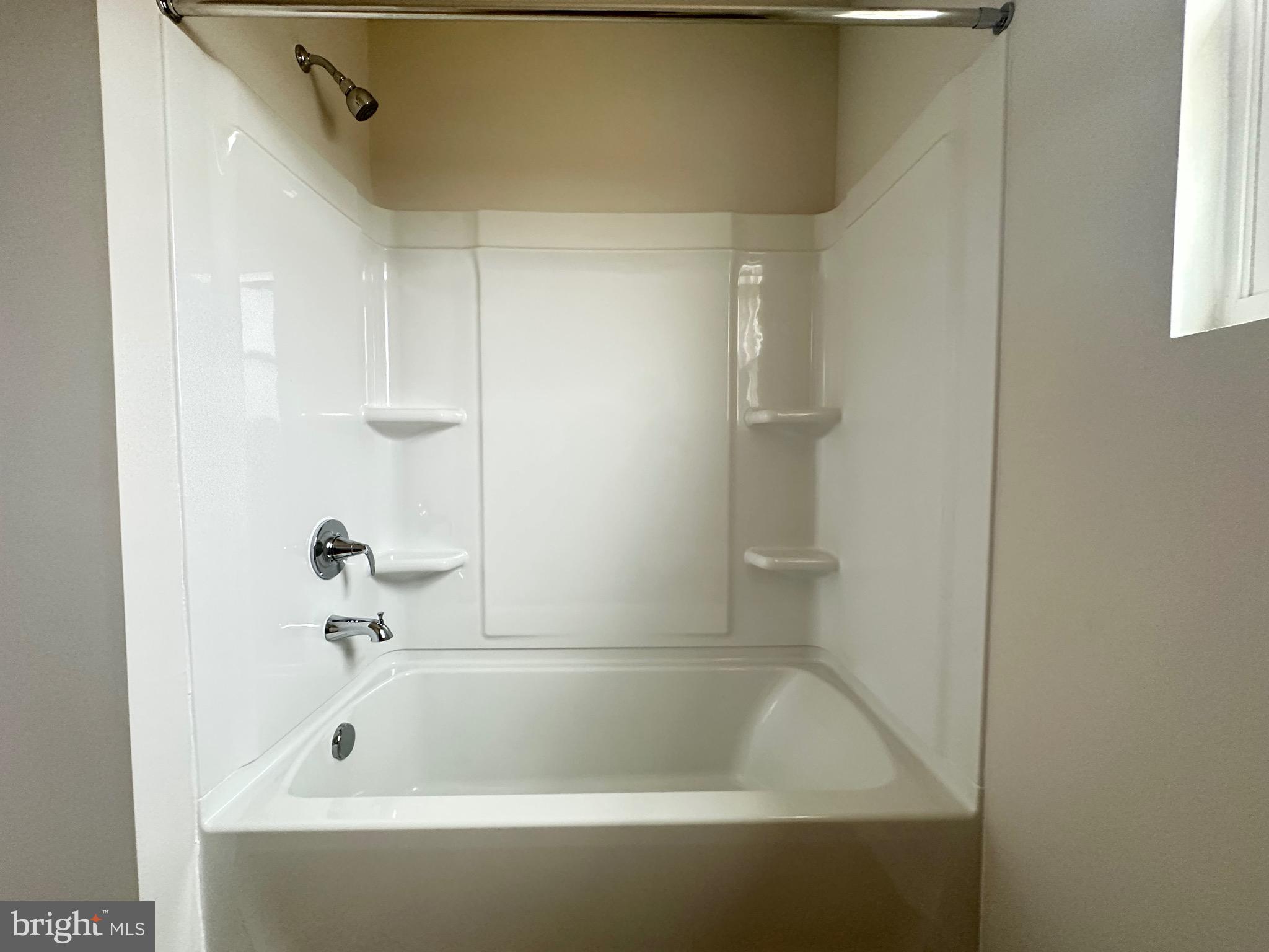 STONE SPRING - Residential Lease