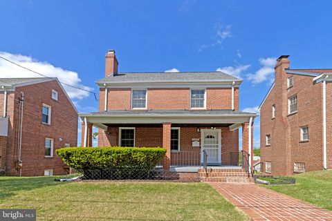 Photo of 6424 2nd Place NW, WASHINGTON, DC 20012 (MLS # DCDC2259092)