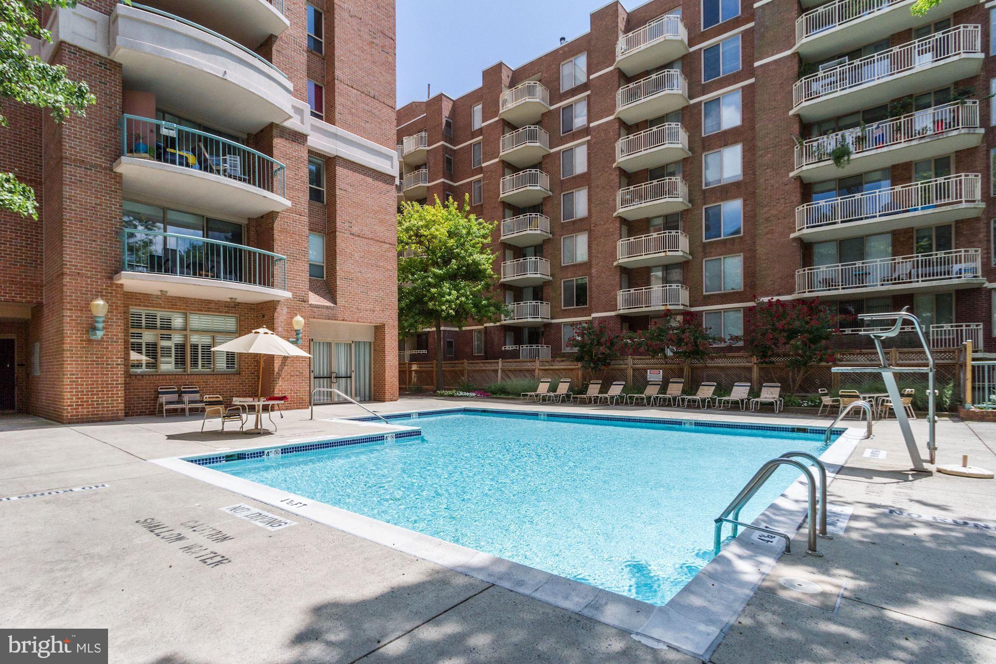 THE CHRISTOPHER - Residential