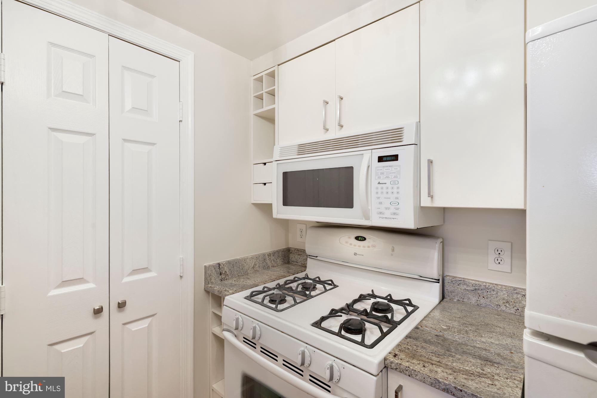 THE CHRISTOPHER - Residential