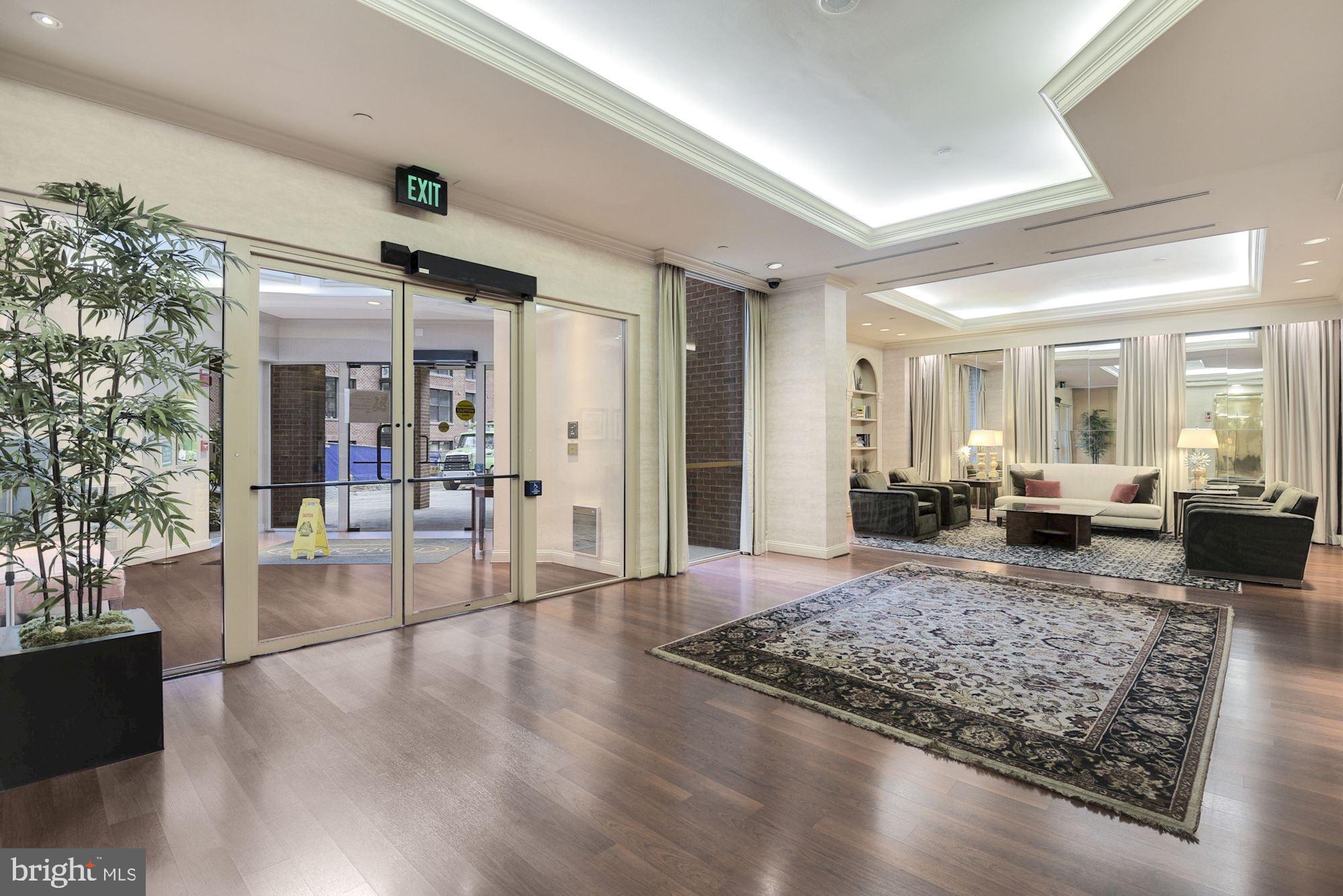 THE CHRISTOPHER - Residential