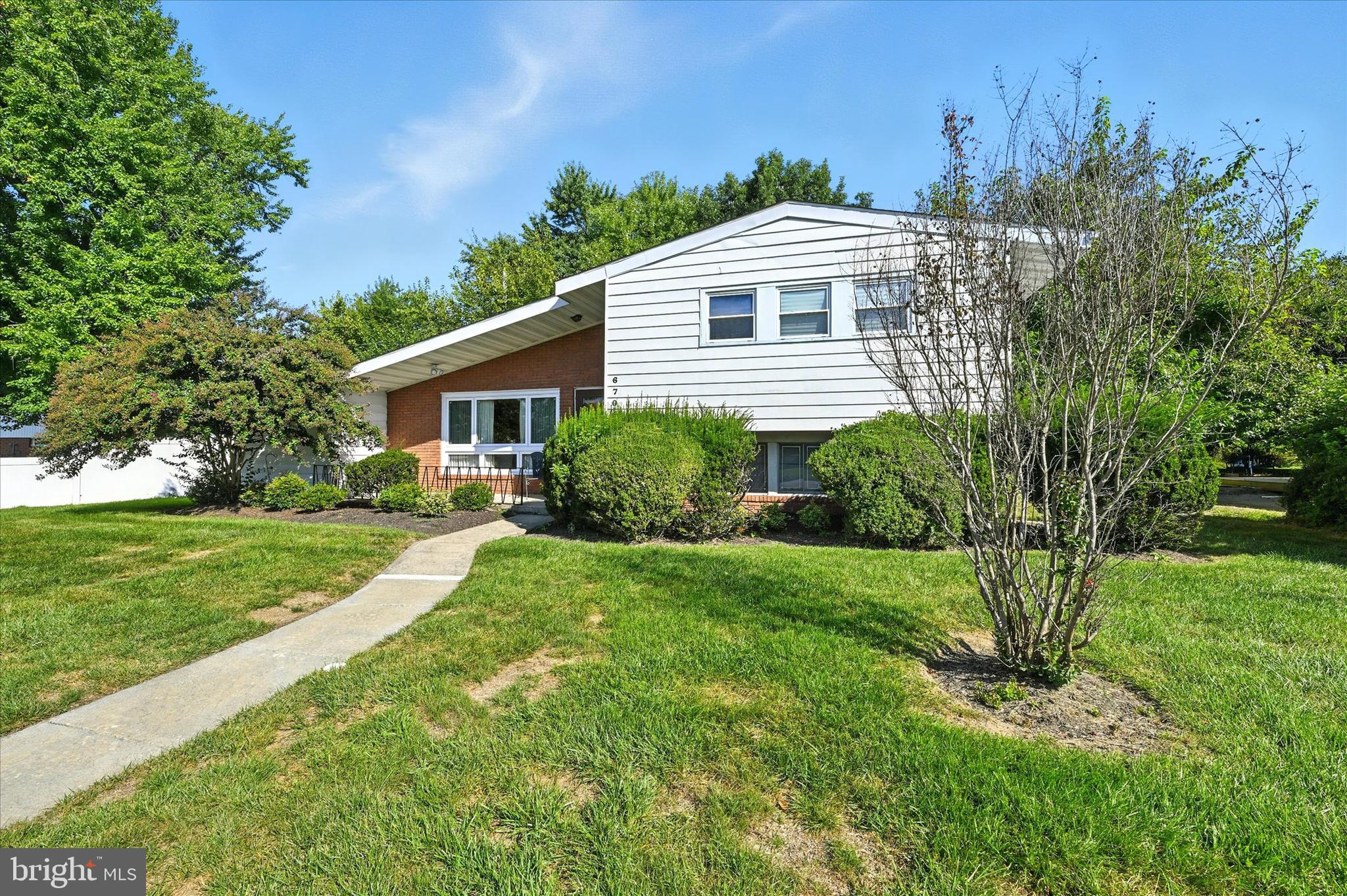 VALLEY STREAM - Residential