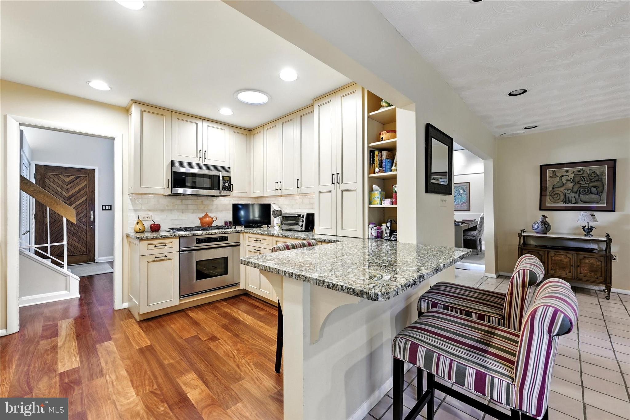 VALLEY STREAM - Residential