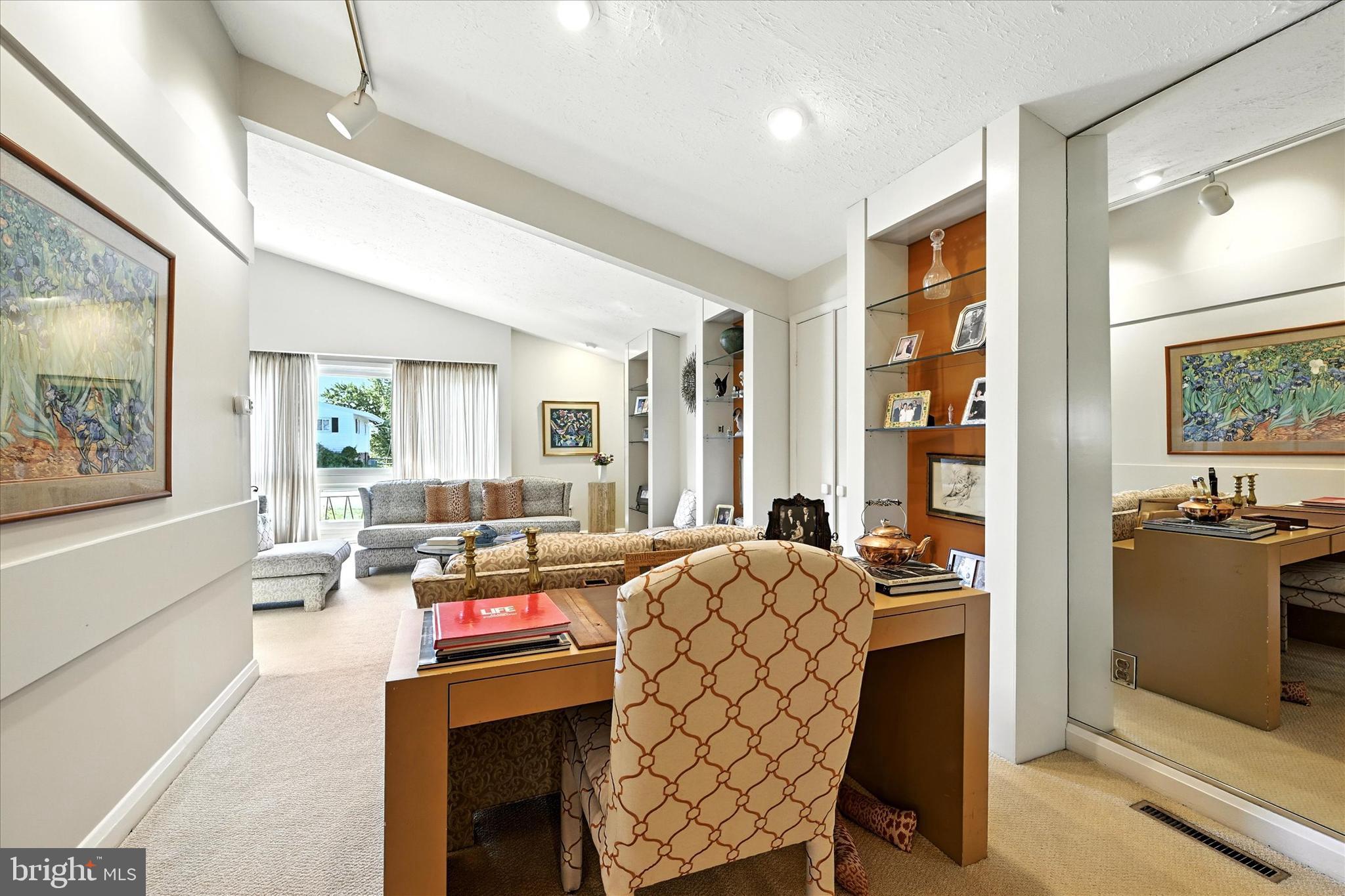 VALLEY STREAM - Residential