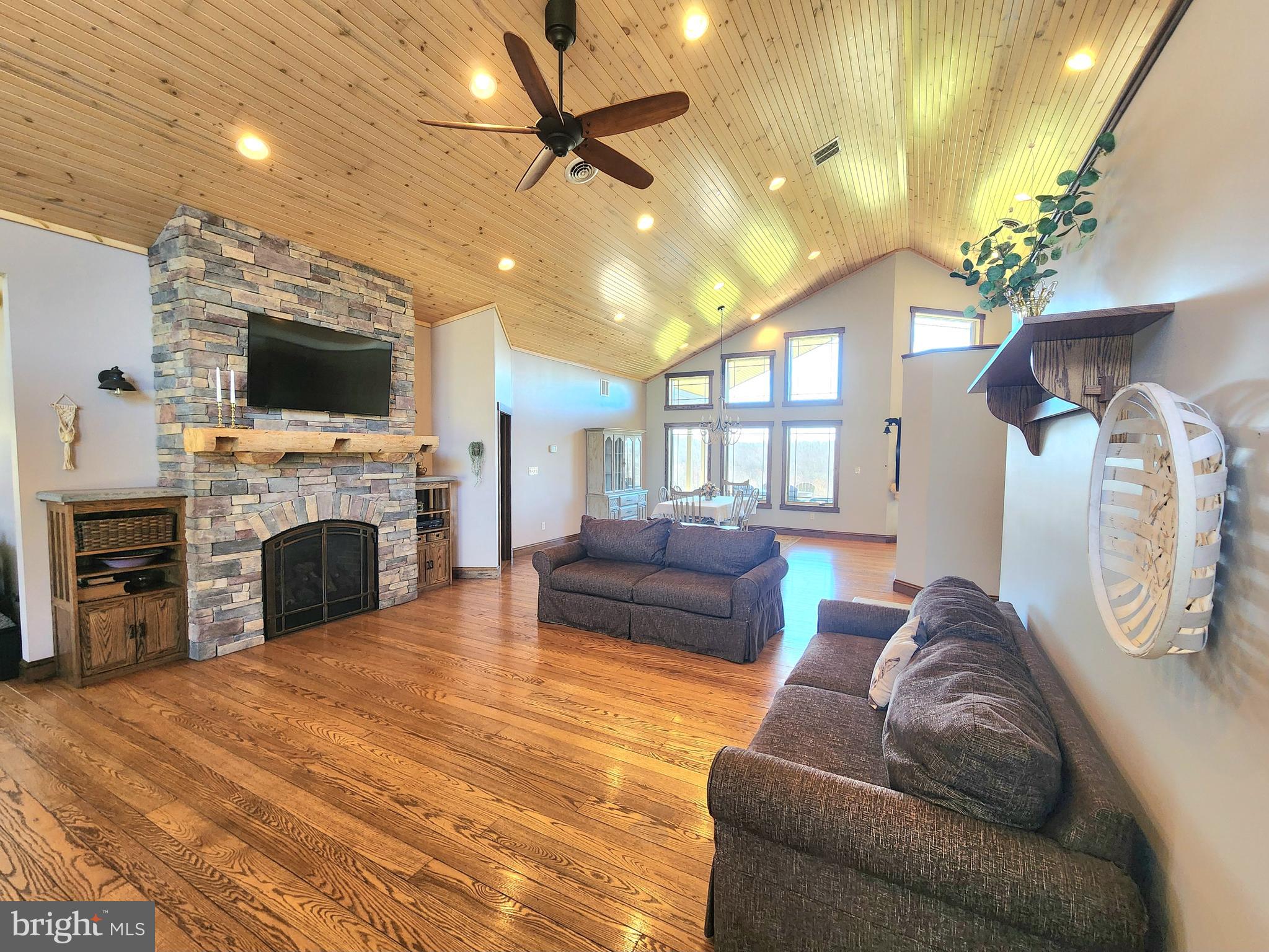 THE SUMMIT OF HARWOOD - Residential