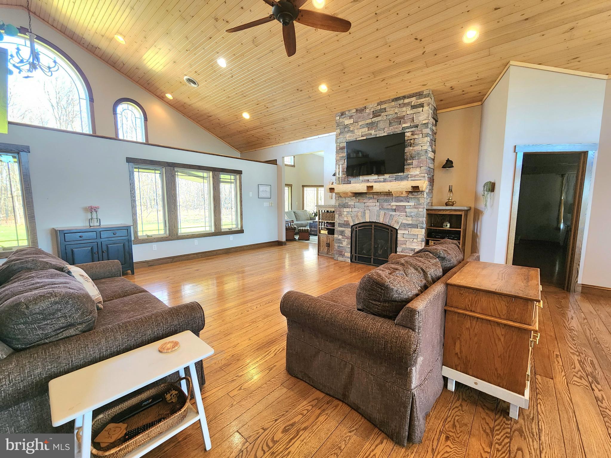 THE SUMMIT OF HARWOOD - Residential