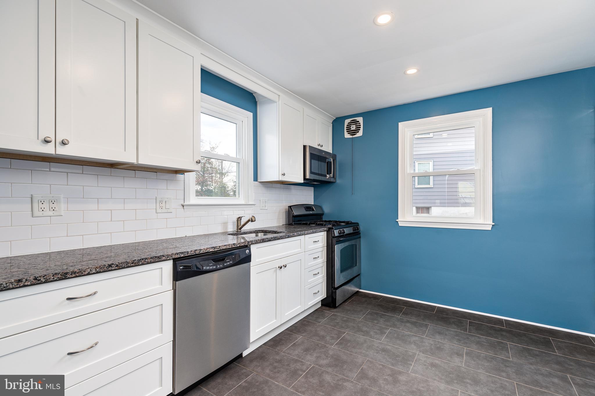 ARBOUR MANOR - Residential