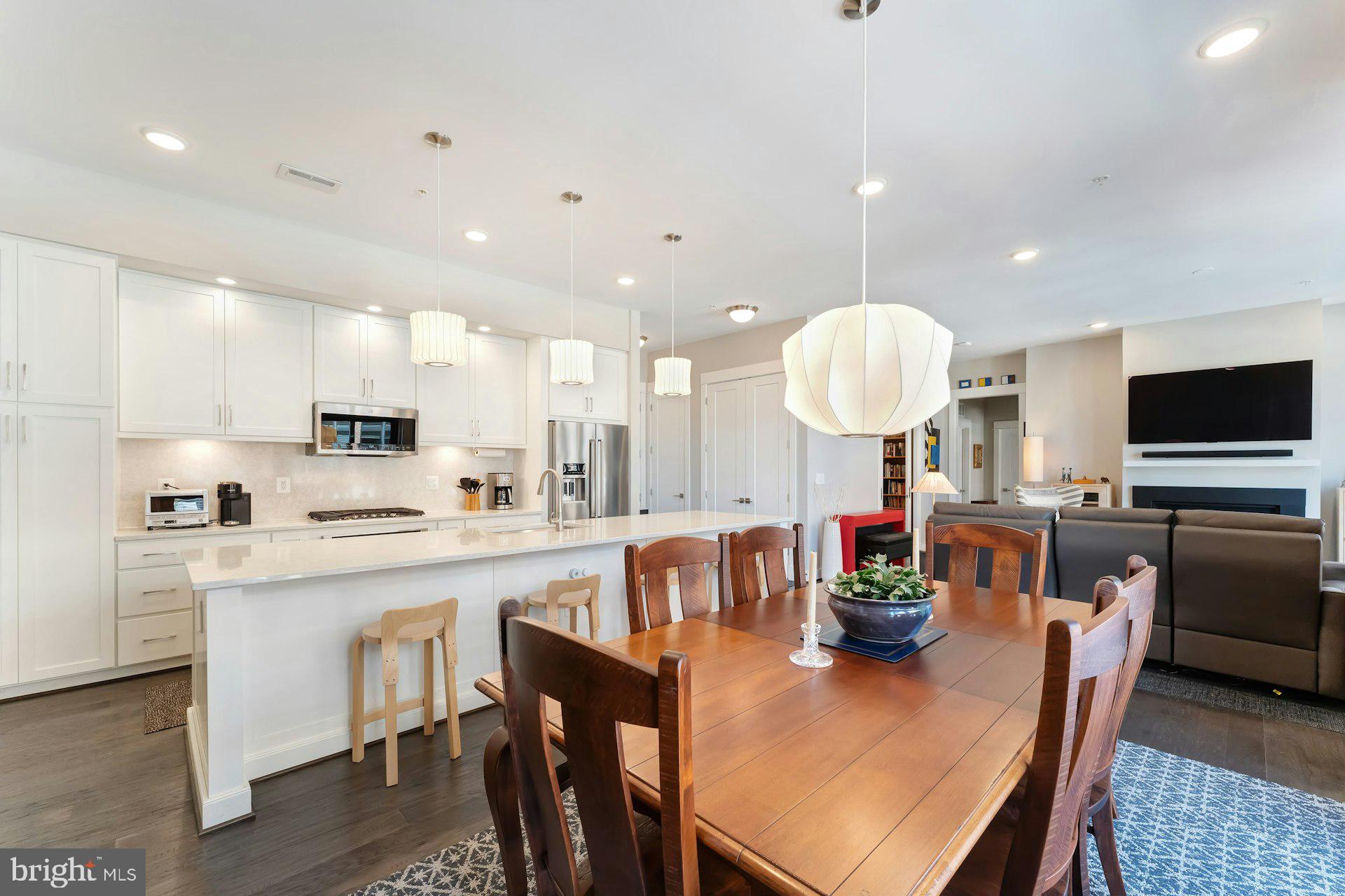 KING STREET STATION CONDO - Residential