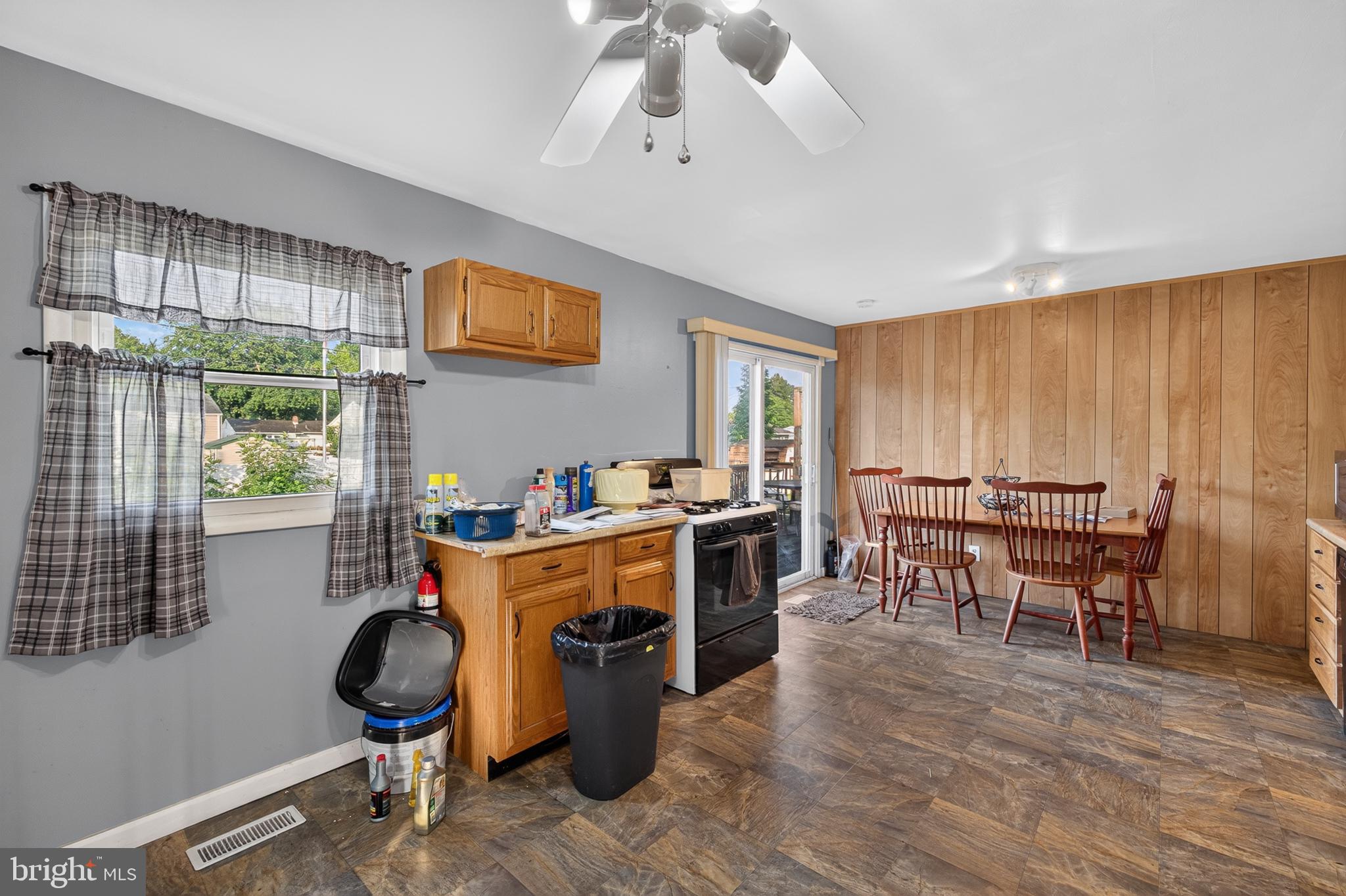 12 CAXTON DRIVE