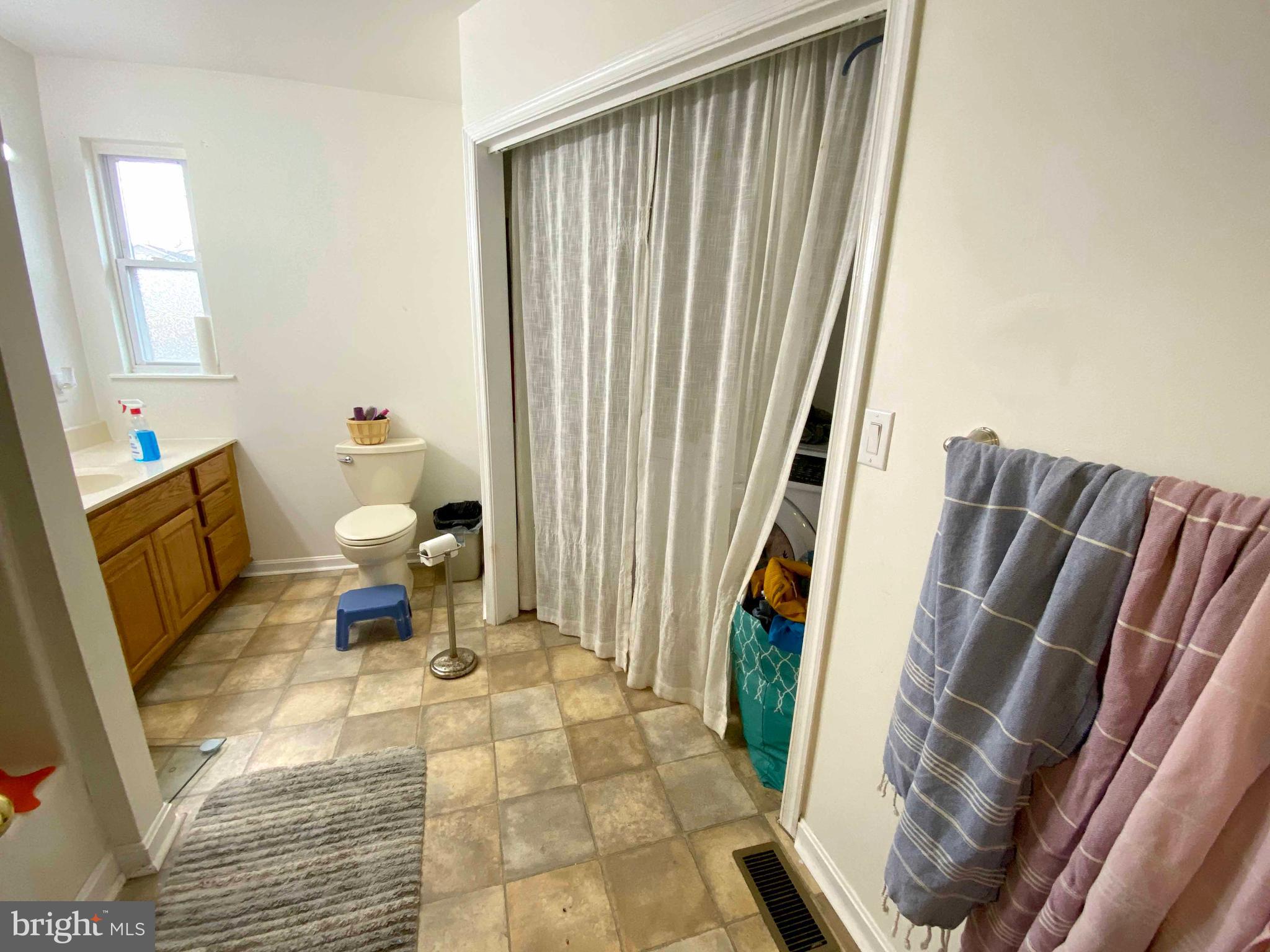 DUTCH LANE - Residential