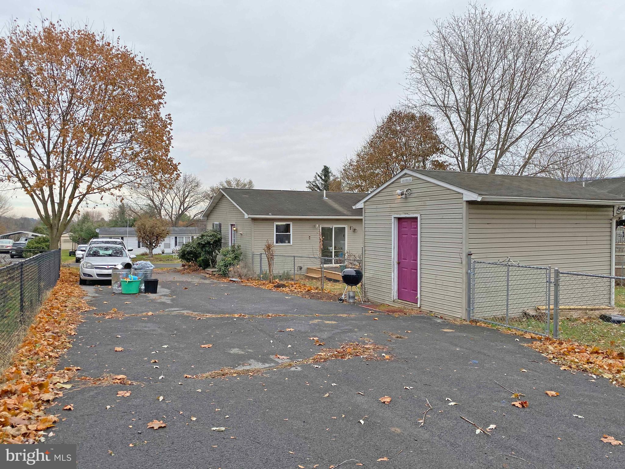 DUTCH LANE - Residential