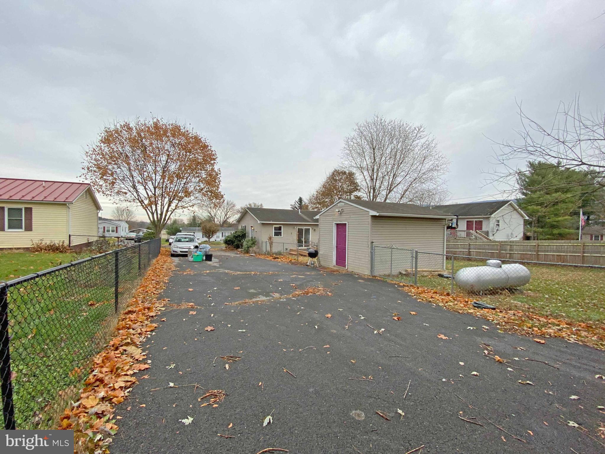 DUTCH LANE - Residential