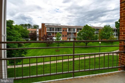 3500 Forest Edge Drive Unit 15-2E, Silver Spring, MD MLS: MDMC2182358