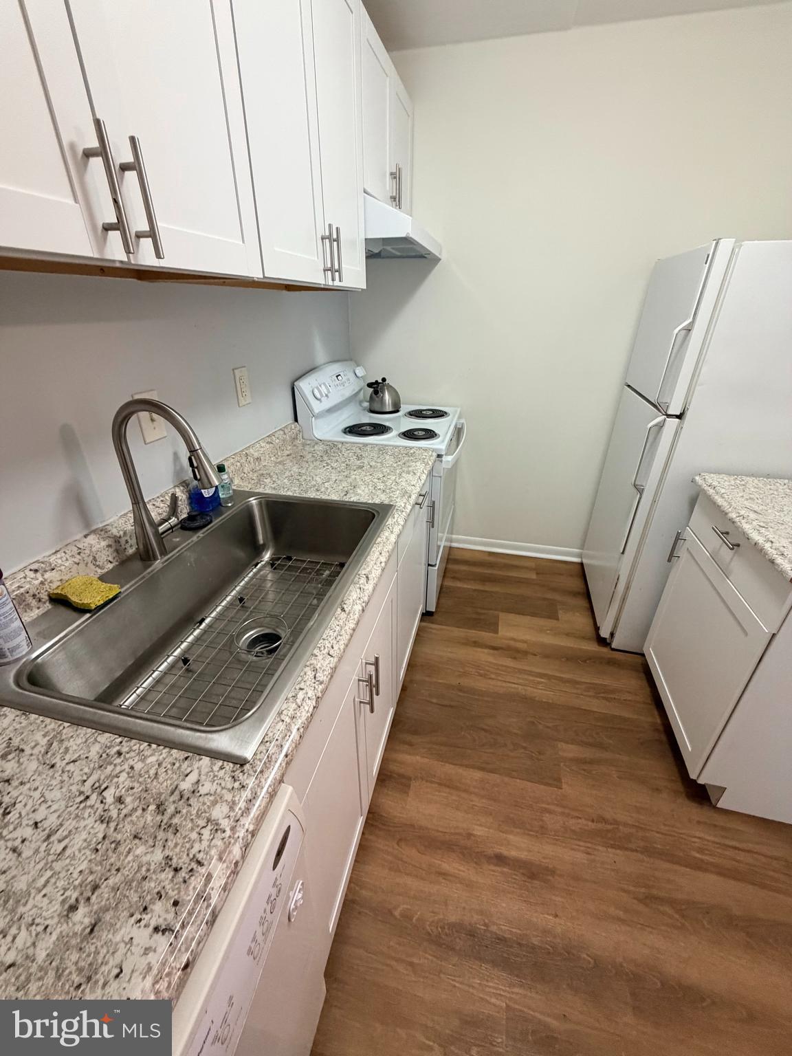 ENGLISH VILLAGE - Residential