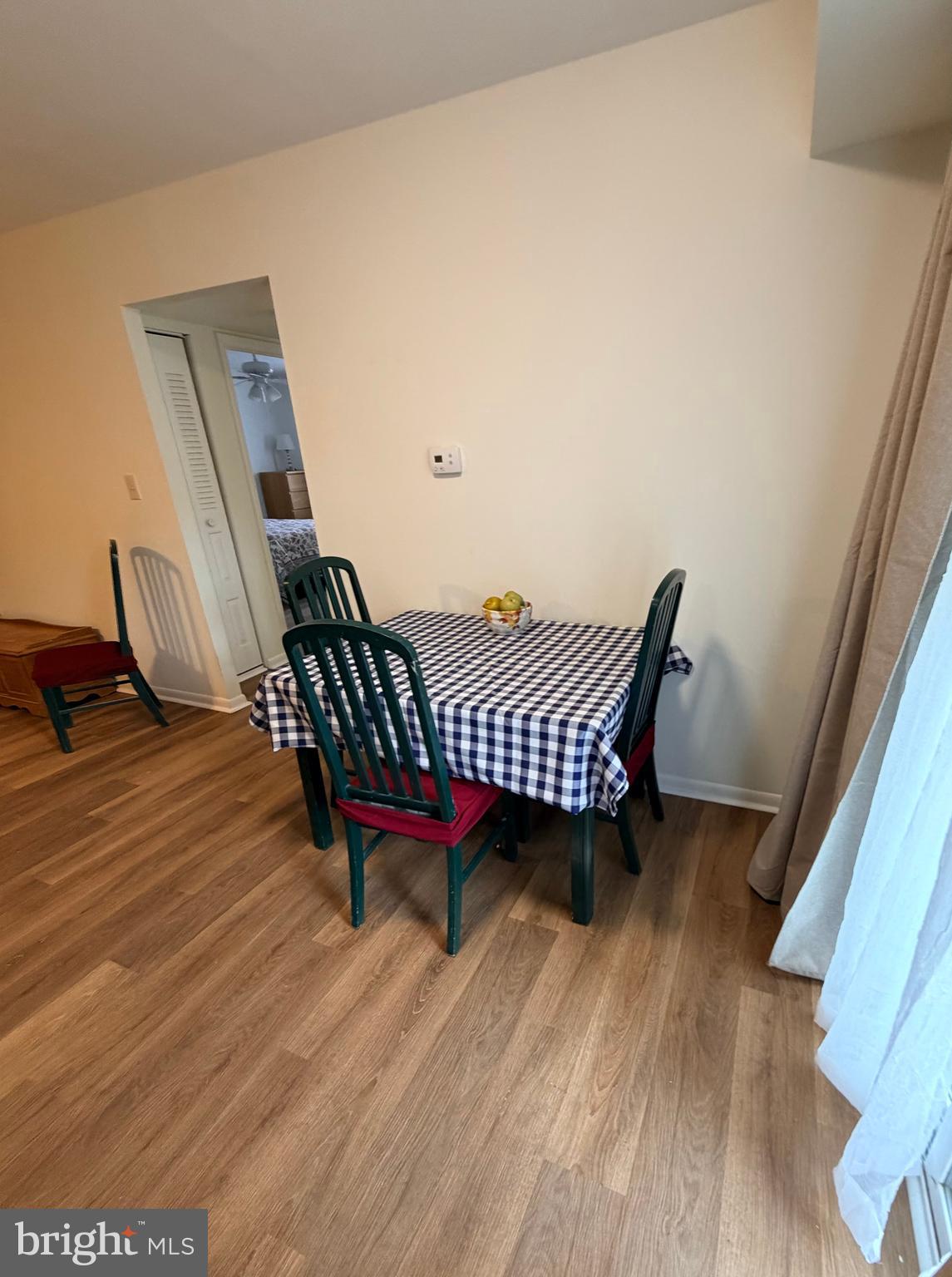 ENGLISH VILLAGE - Residential