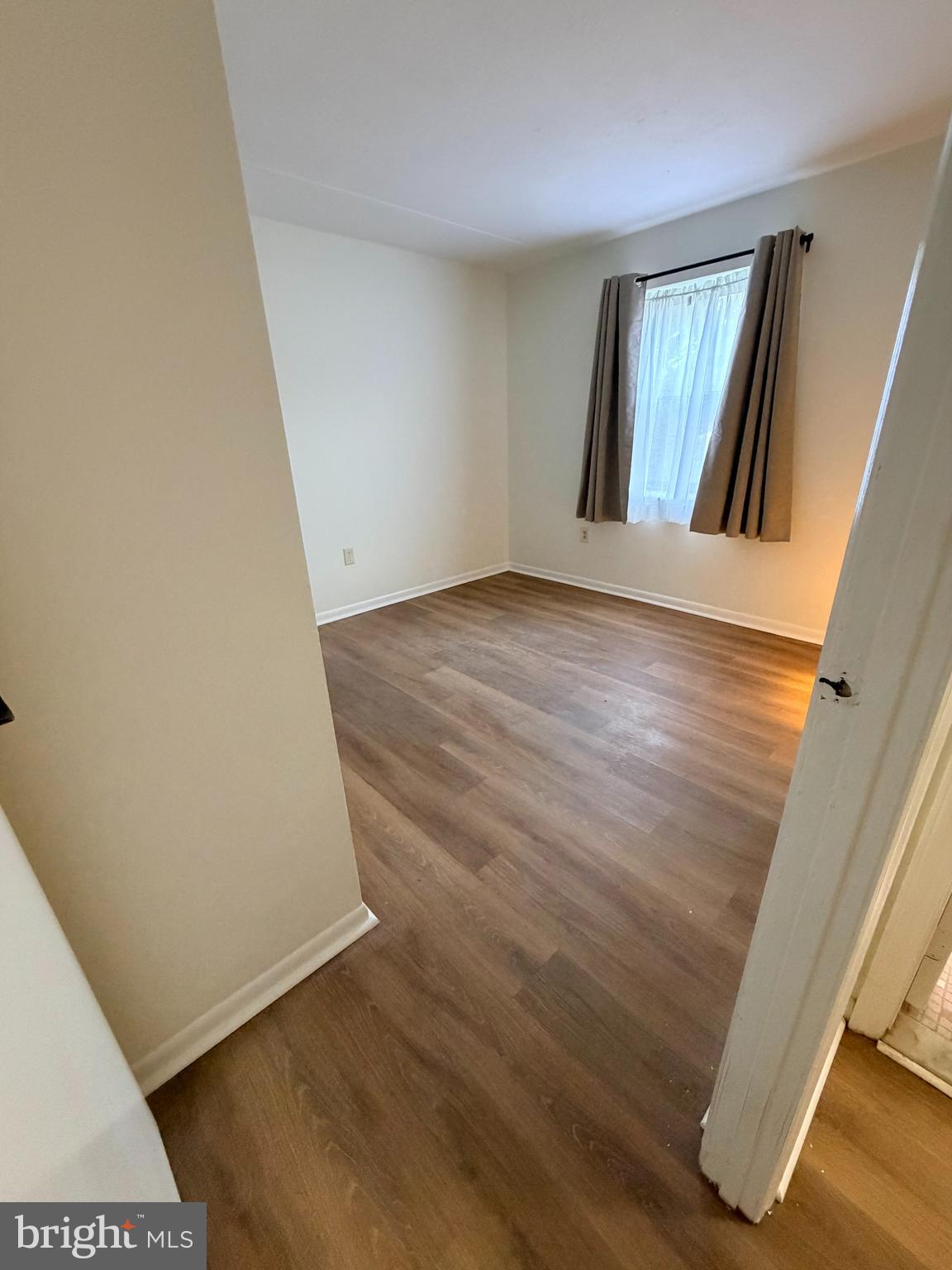 ENGLISH VILLAGE - Residential