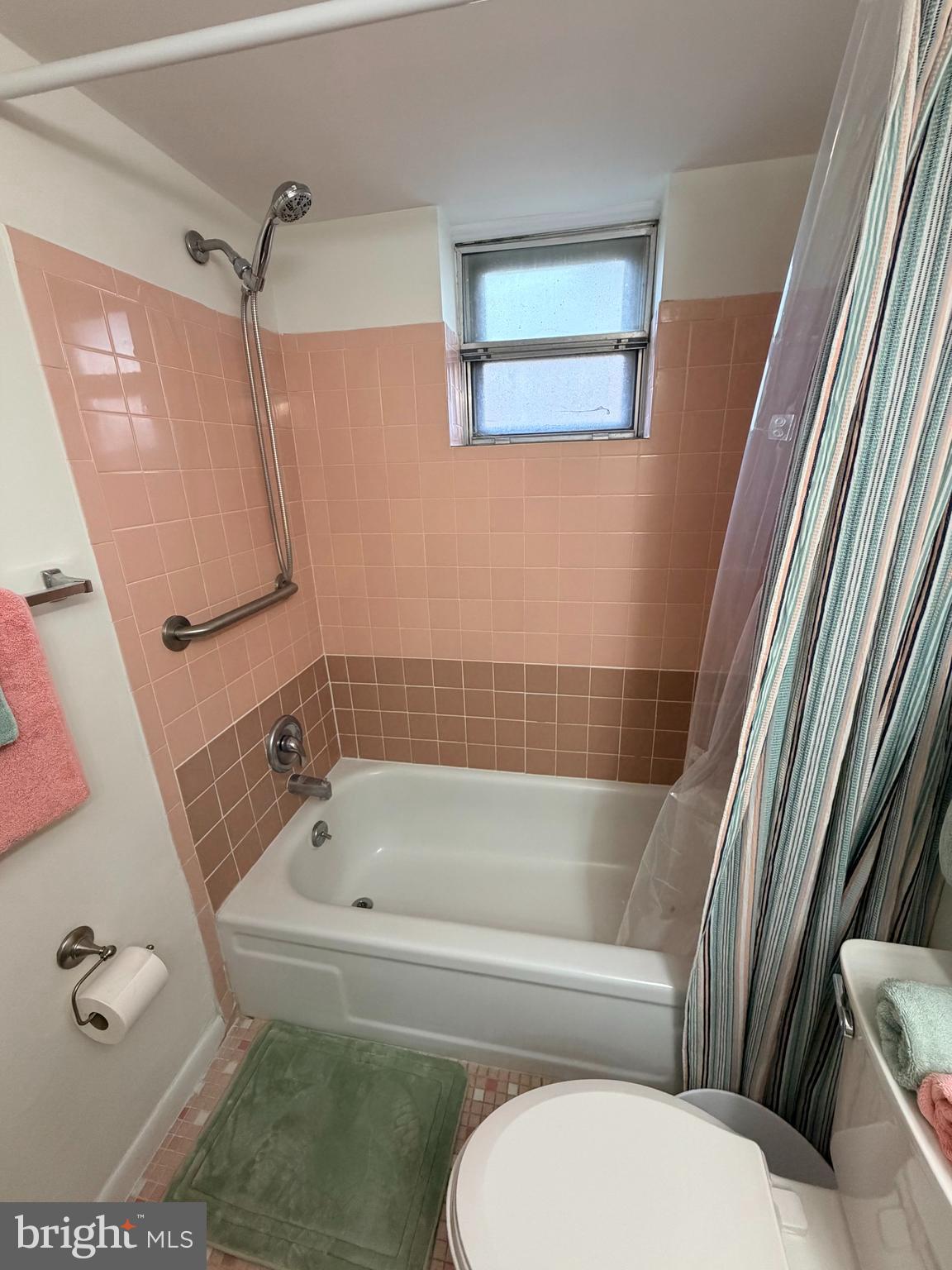 ENGLISH VILLAGE - Residential