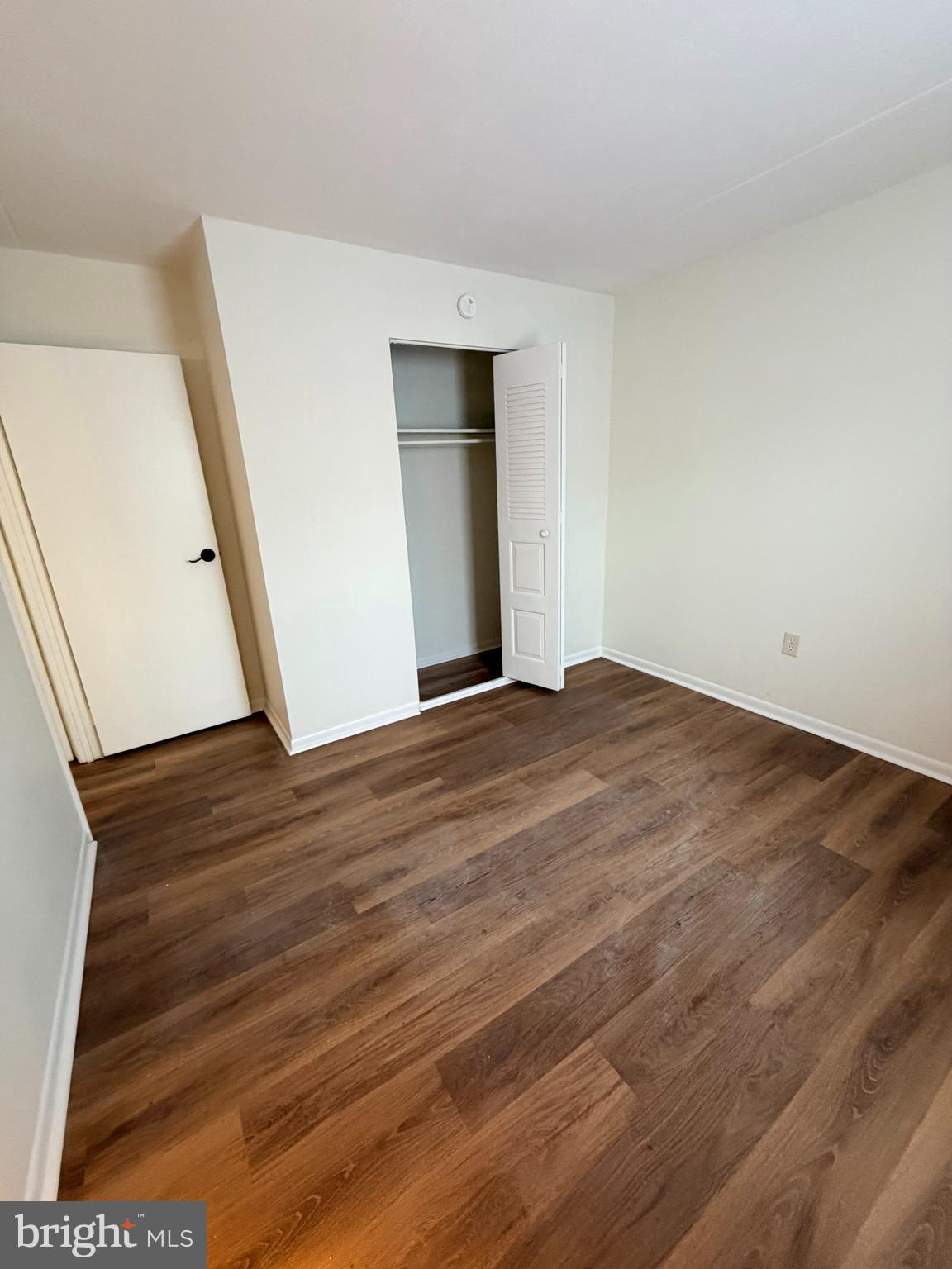 ENGLISH VILLAGE - Residential