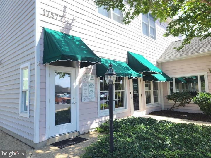 17577 NASSAU COMMONS BOULEVARD 201