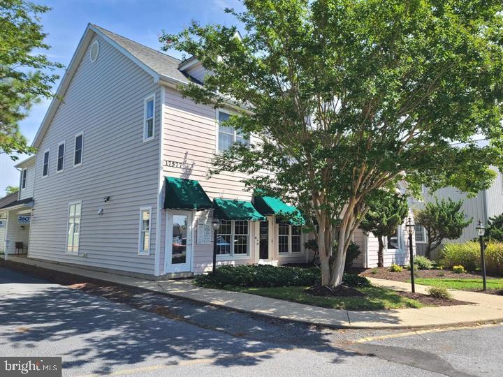 17577 NASSAU COMMONS BOULEVARD 201