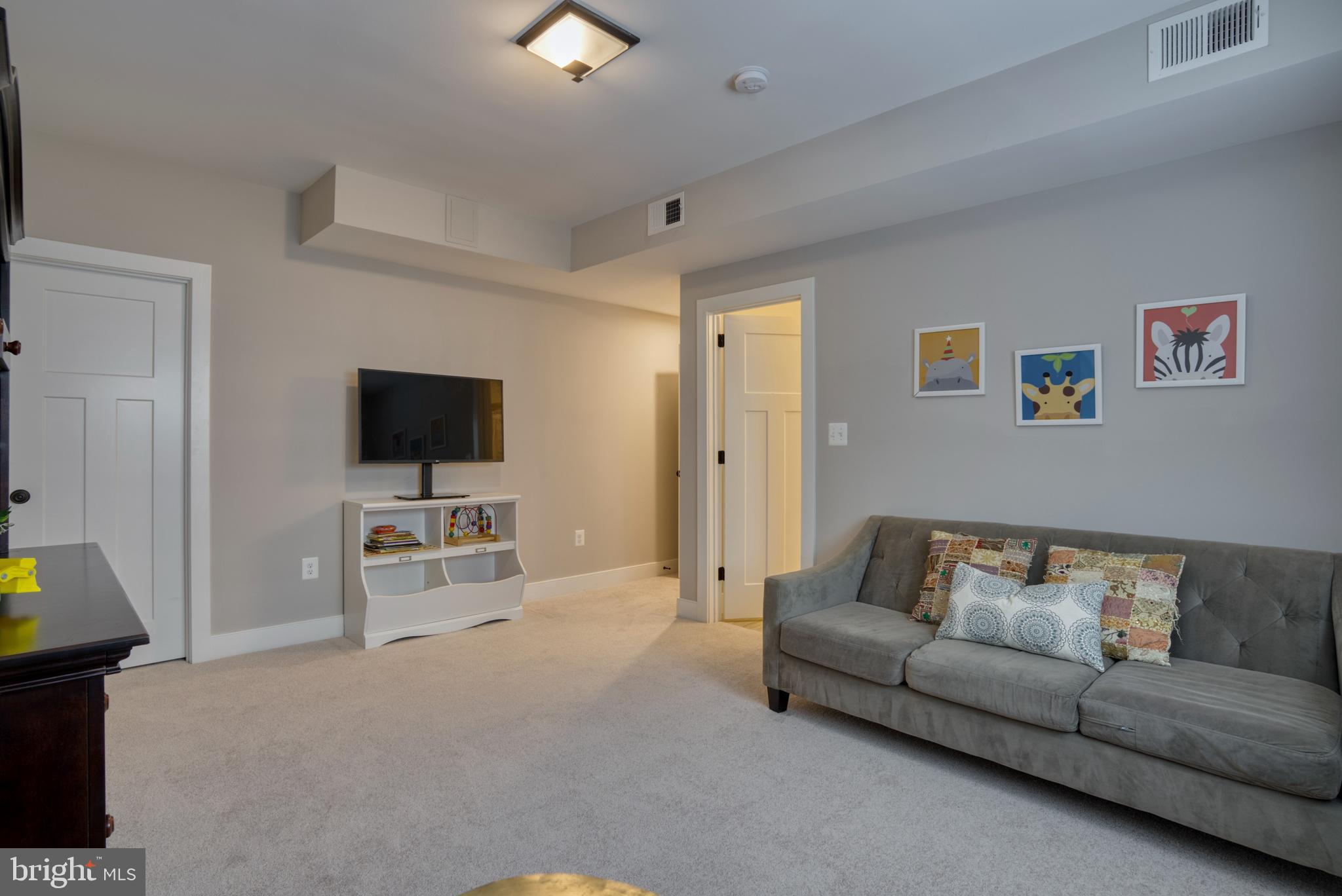 PIMMIT HILLS - Residential