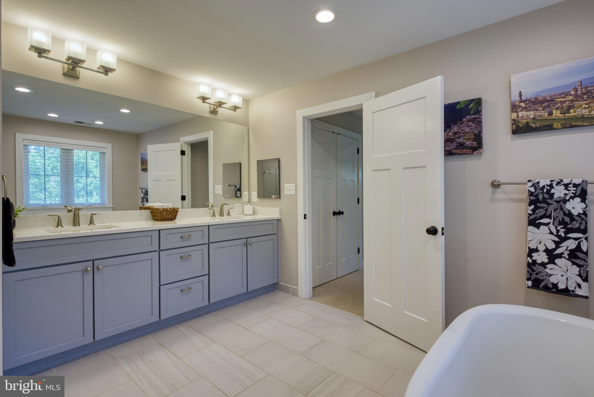 PIMMIT HILLS - Residential