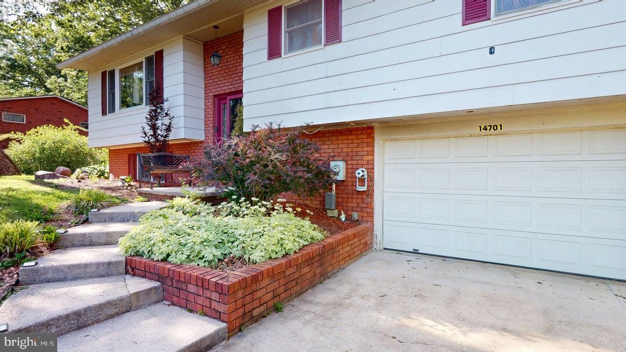 14701 VIEWCREST ROAD SW