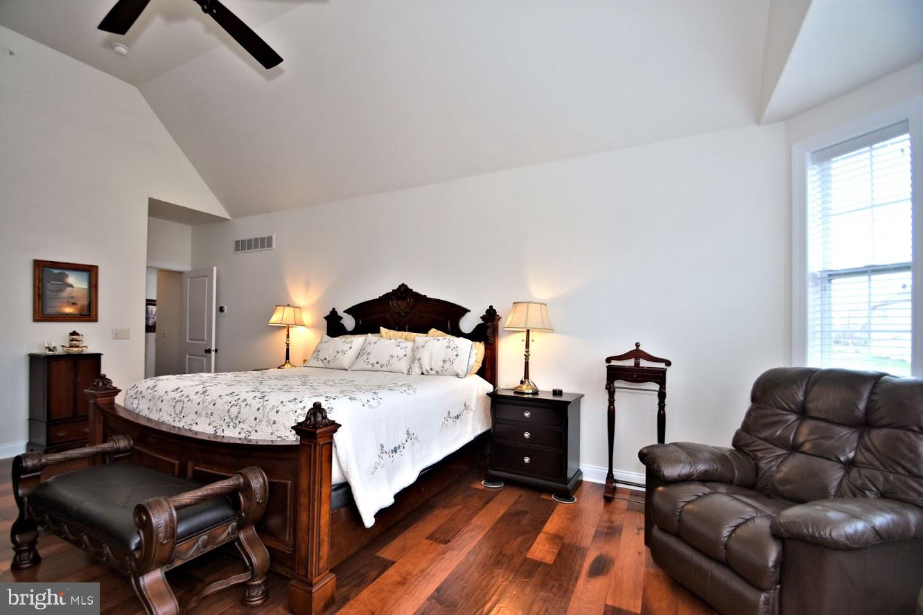 NEW BRITAIN WOODS - Residential