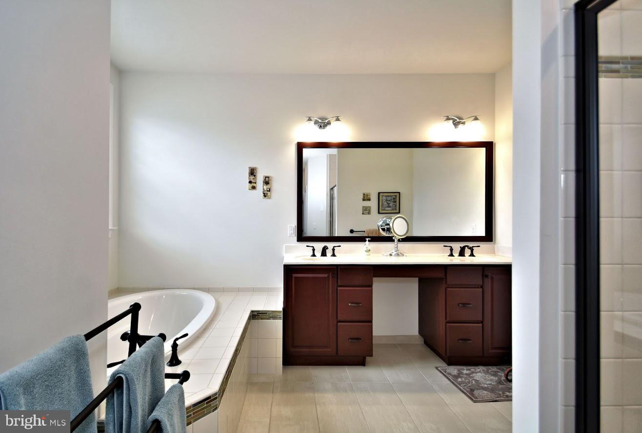NEW BRITAIN WOODS - Residential
