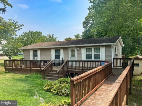 Homes For Sale - 7609 Bayside Road<br/> CHESAPEAKE BEACH, MD 20732